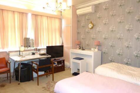 85138 house green lane hendon greater london nw4 