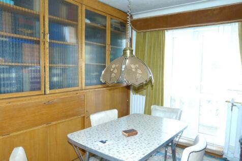 85138 house green lane hendon greater london nw4 