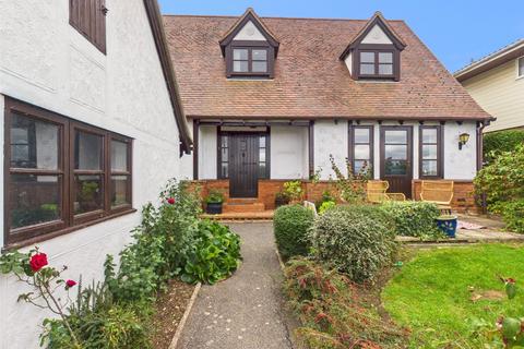 4 bedroom detached house for sale, Esplanade, Mayland, Chelmsford, Essex, CM3