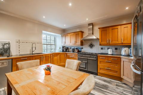 4 bedroom flat for sale, Marshall Place, Perth, PH2