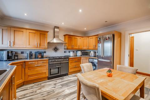 4 bedroom flat for sale, Marshall Place, Perth, PH2