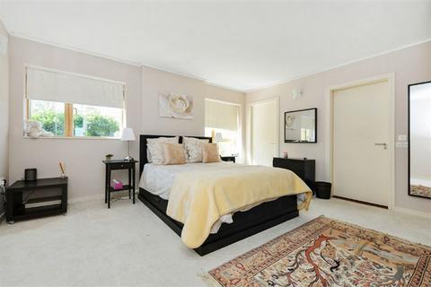 2 bedroom apartment to rent, Maurer Court, John Harrison Way, London, SE10