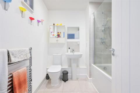 undefined, Nailsworth Crescent, Merstham RH1