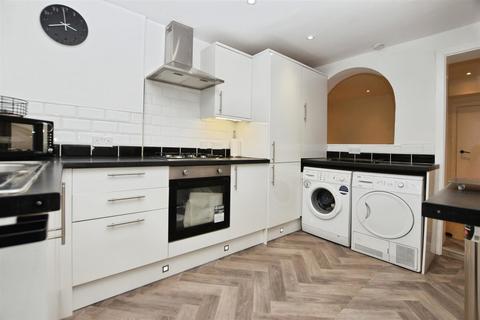 3 bedroom end of terrace house for sale, Anlaby Road, Hull