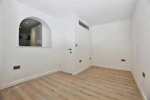 3 bedroom end of terrace house for sale, Anlaby Road, Hull