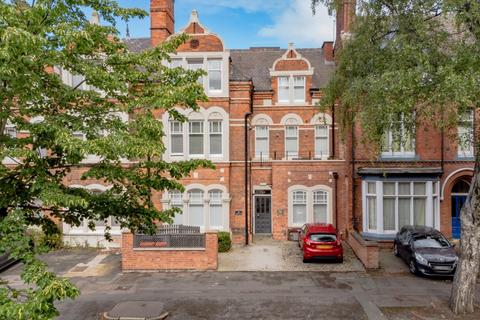 2 bedroom apartment for sale, West Walk, Leicester