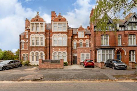 2 bedroom apartment for sale, West Walk, Leicester