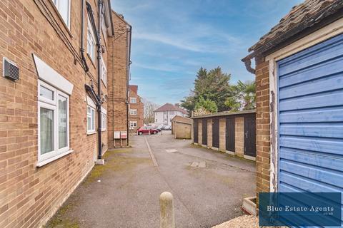 2 bedroom ground floor flat for sale, Lampton Road, Hounslow, TW3