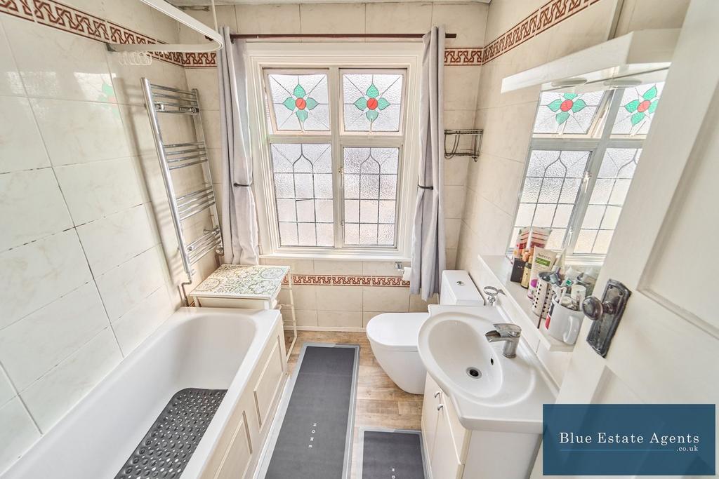 Family Bathroom Suite