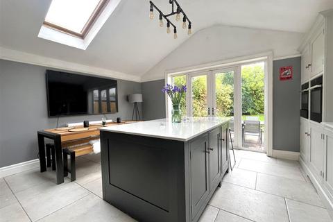 3 bedroom semi-detached house for sale, Stockport Road, Timperley, Altrincham