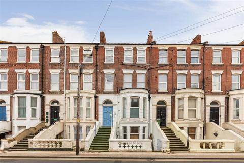 2 bedroom flat to rent, WAVERLEY ROAD, SOUTHSEA, PO5 2PF