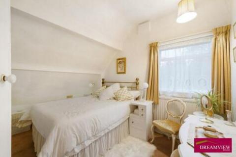 109 Wentworth Road, London, NW11 0RH