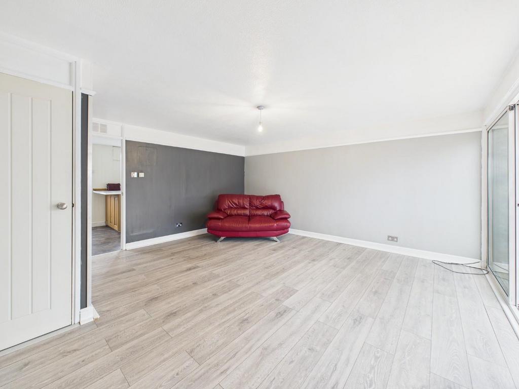 CAM04899 G0-PR0226-STILL015.jpg