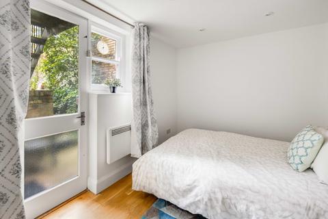 2 bedroom flat for sale, Kingsland Road, London, E8