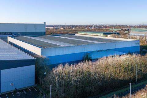 Distribution warehouse to rent - Hams Hall Distribution Park Birmingham B46 1AL