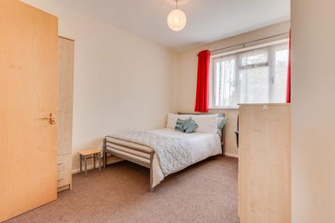 6 bedroom house to rent, Kent Avenue, Canterbury
