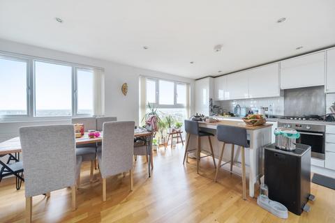 3 bedroom flat for sale, Ross Road, South Norwood, London, SE25