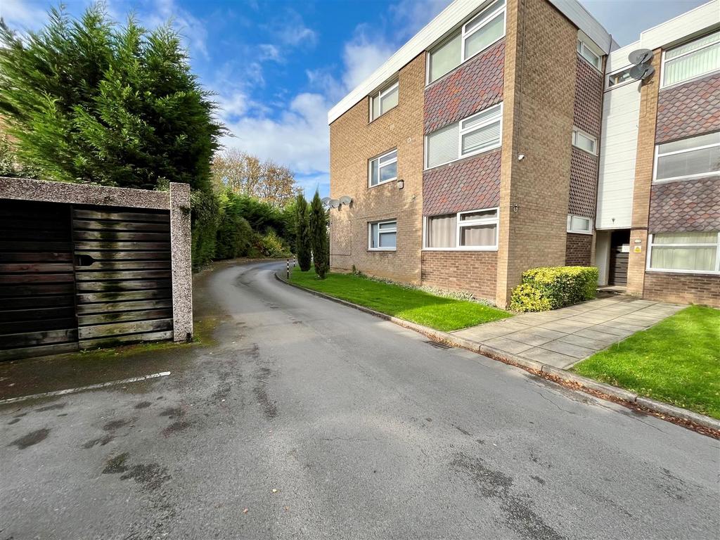 Rear Car Park Access.jpg
