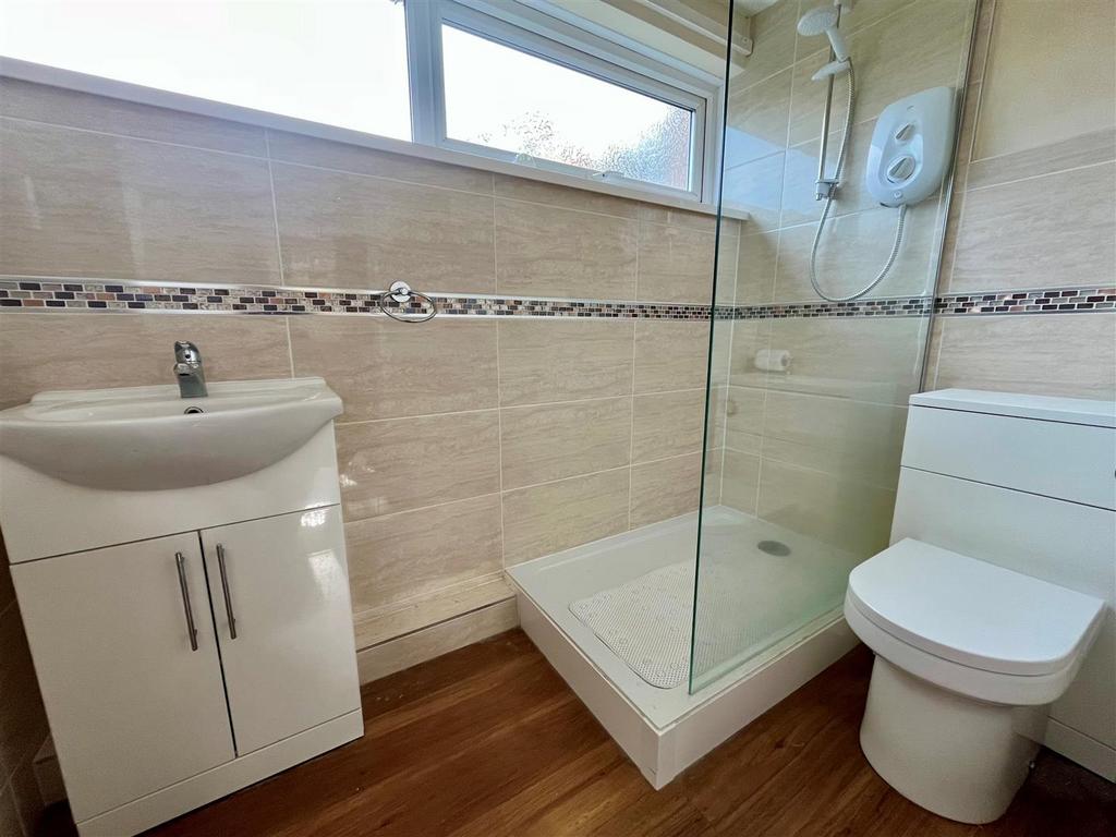 Shower Room.jpg