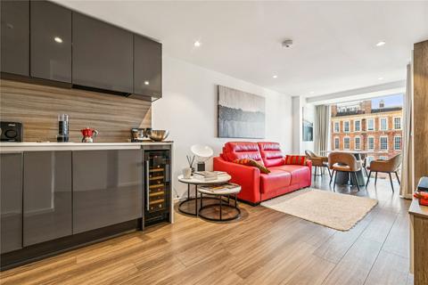 Broomhill Road, London, SW18