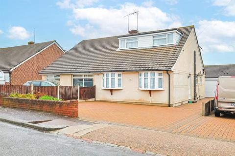 3 bedroom semi-detached house for sale, Exmouth Drive, Rayleigh SS6