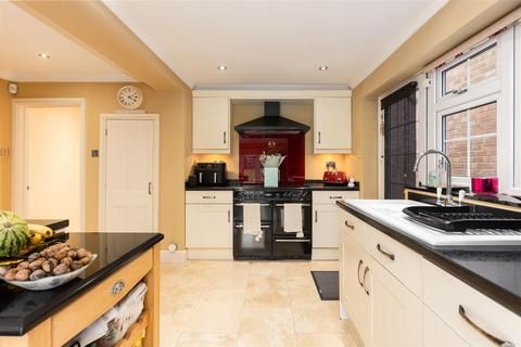 4 bedroom semi-detached house for sale, Stotfold Road, "Church End", Arlesey SG15 6XT