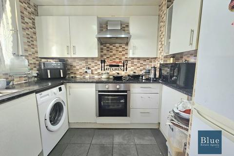 undefined, Redwood Estate, Hounslow, TW5