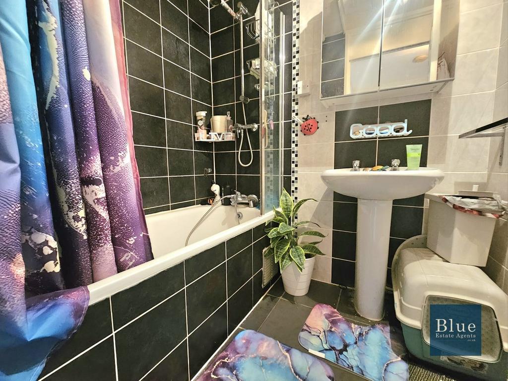 Family Bathroom Suite