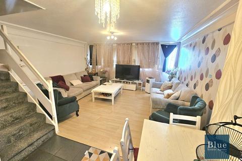 undefined, Redwood Estate, Hounslow, TW5
