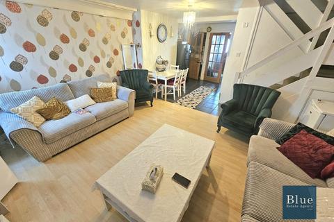 undefined, Redwood Estate, Hounslow, TW5