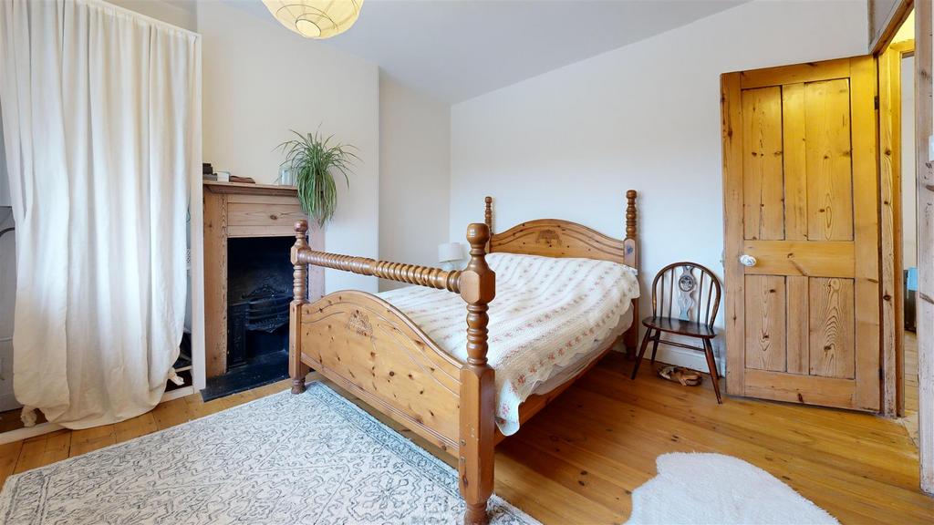 29-Grove-Road-Bedroom 1.jpg
