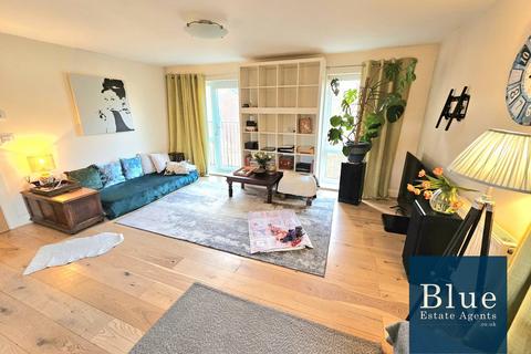 2 bedroom flat for sale, Inverness Road, Hounslow, TW3