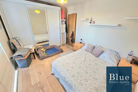 2 bedroom flat for sale, Inverness Road, Hounslow, TW3