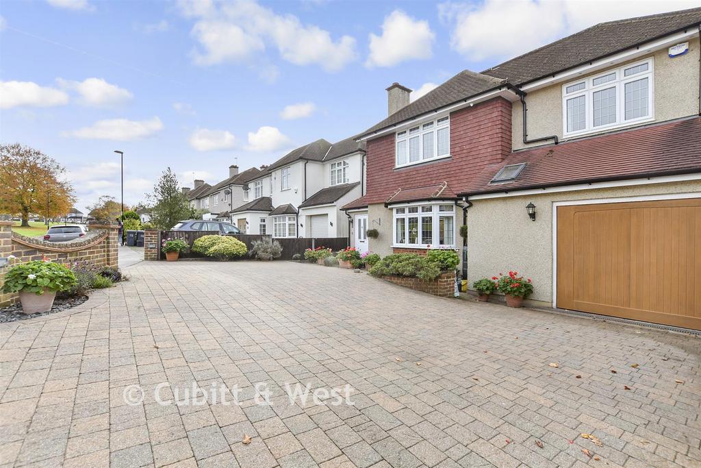 Driveway/Parking