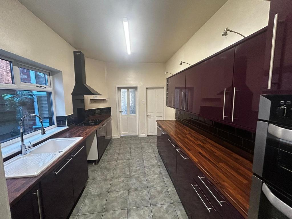 Kitchen e
