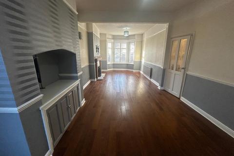 3 bedroom terraced house to rent, Liverpool Road, Eccles,