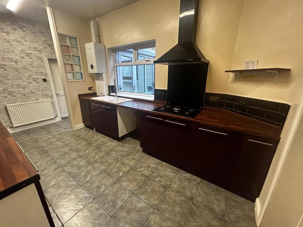 Kitchen b
