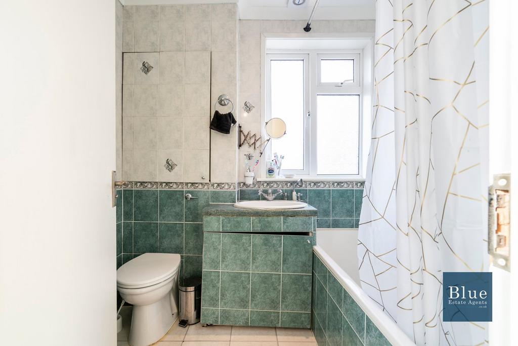 Family Bathroom Suite