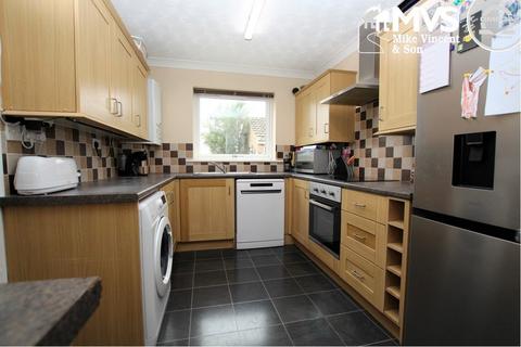 4 bedroom semi-detached house for sale, Fairlop Close, Clacton-On-Sea