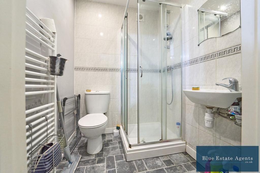 Family Shower Suite