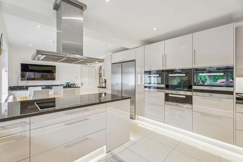 undefined, The Comp, Eaton Bray, LU6