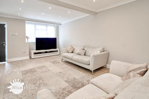 undefined, New Peachey Lane, Uxbridge, UB8