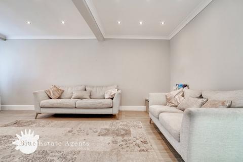 undefined, New Peachey Lane, Uxbridge, UB8