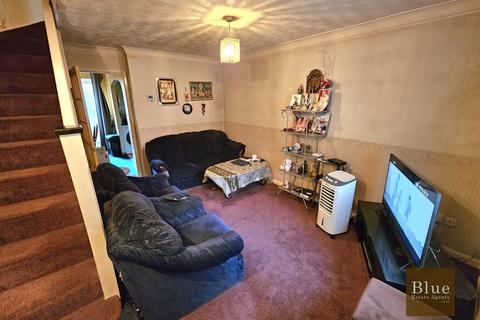 2 bedroom end of terrace house for sale, Ambleside Drive, Feltham, TW14