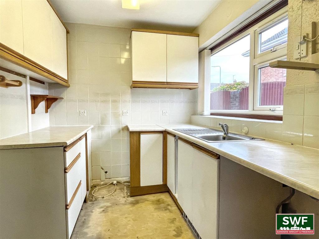Kitchen2.jpg