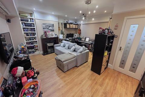 3 bedroom end of terrace house for sale, Station Road, Brierley Hill, DY5 3HT