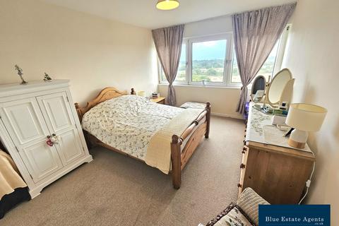 2 bedroom flat for sale, Wheatlands, Hounslow, TW5