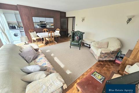 2 bedroom flat for sale, Wheatlands, Hounslow, TW5