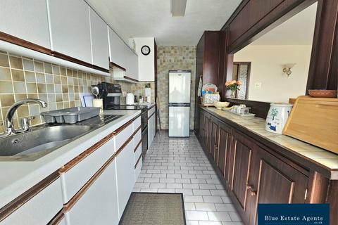 2 bedroom flat for sale, Wheatlands, Hounslow, TW5