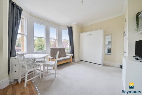 1 bedroom flat for sale, Upper Edgeborough Road, Surrey GU1
